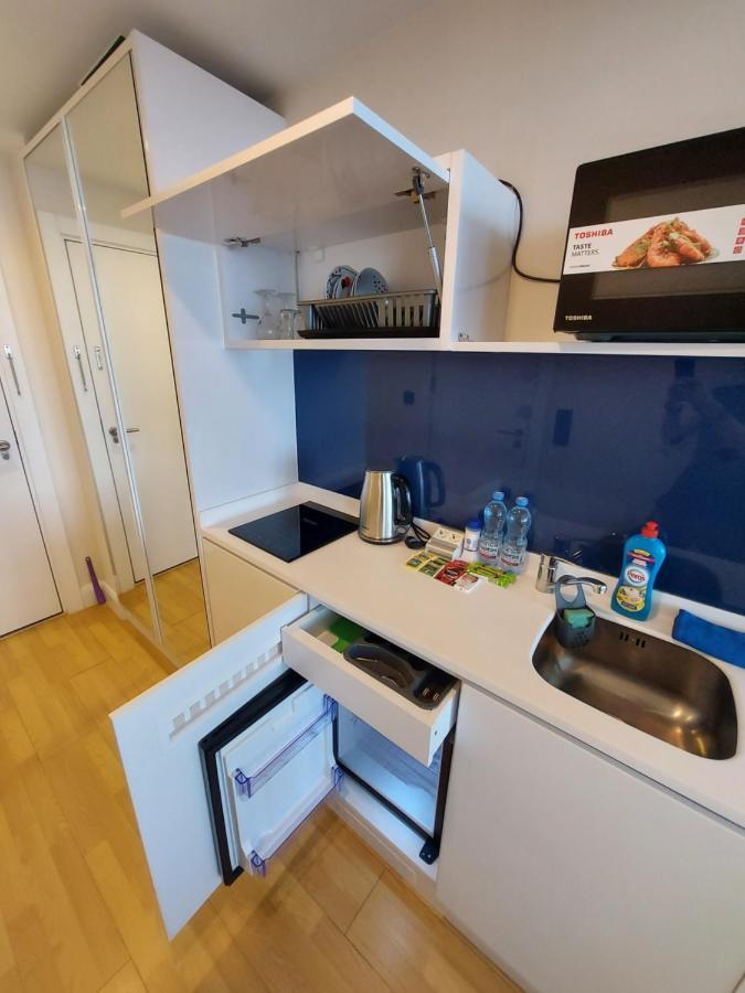 Ferienwohnung Номера На Высоких Этажах 24,31 Batumi Exterior foto